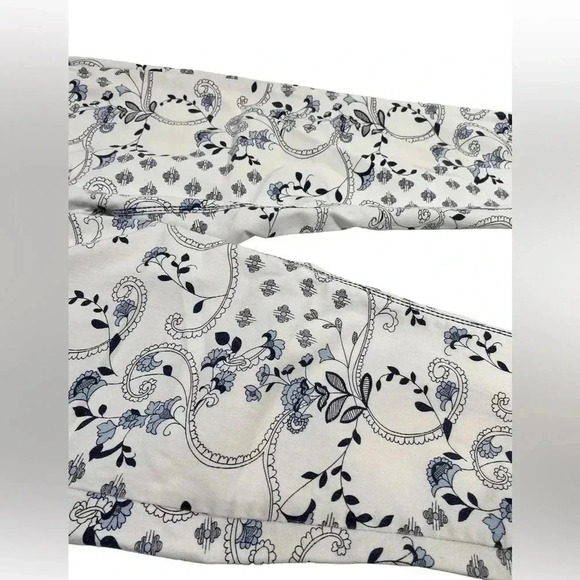 U.S. Polo  Assn Blue White Paisley Floral Capri Jeans Size 6 - Picture 7 of 11